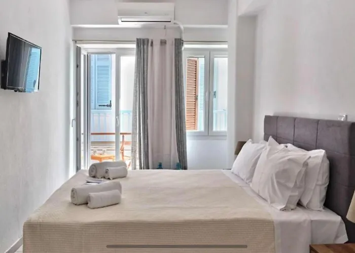 Paroikia Pebble * Páros